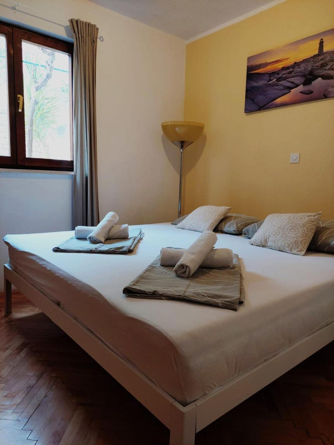 Apartments Pavao Postira Extérieur photo