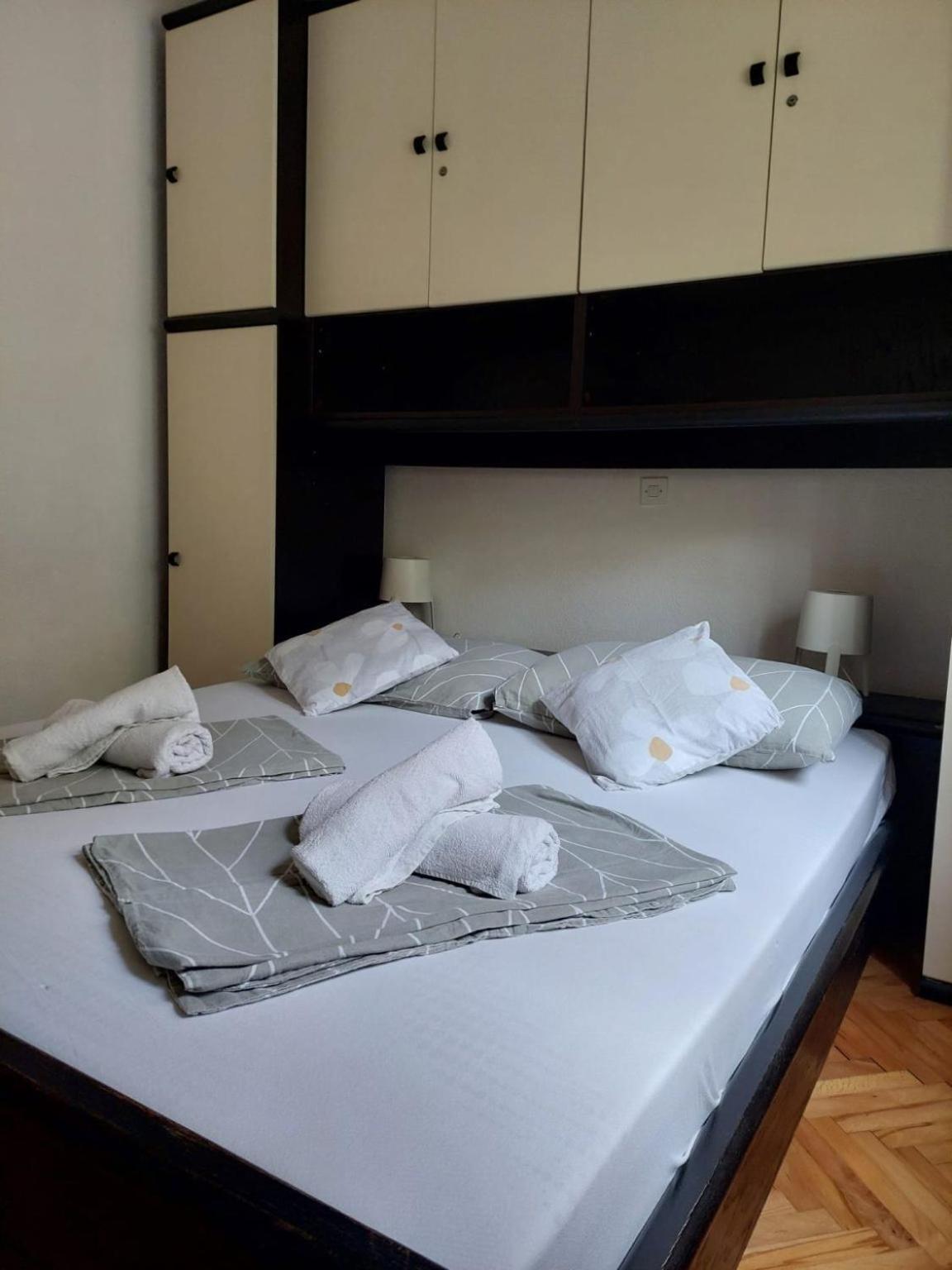 Apartments Pavao Postira Extérieur photo